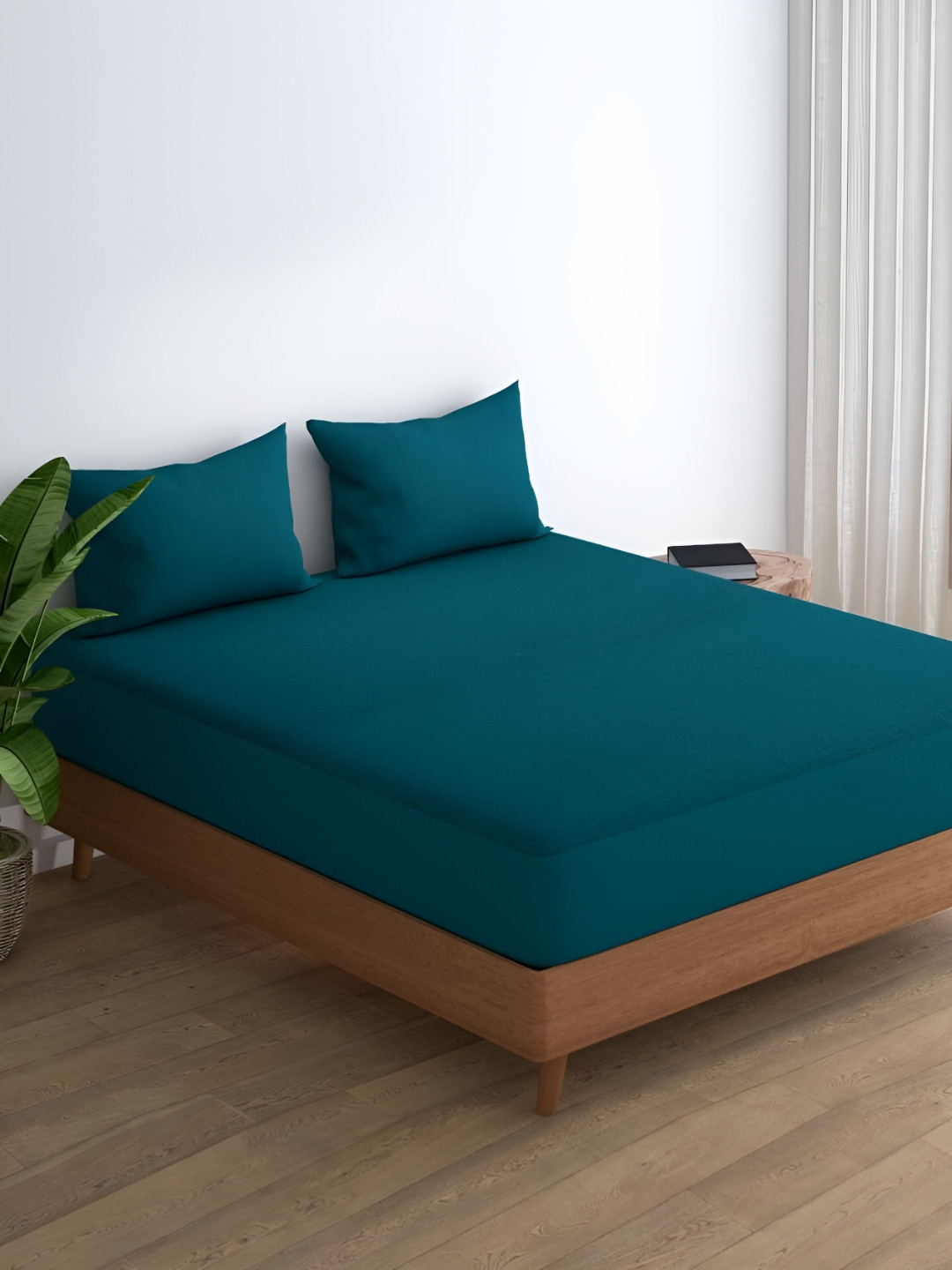 wakefit Teal Green Breathable Bamboo Queen Fitted Hypoallergenic Mattress Protector
