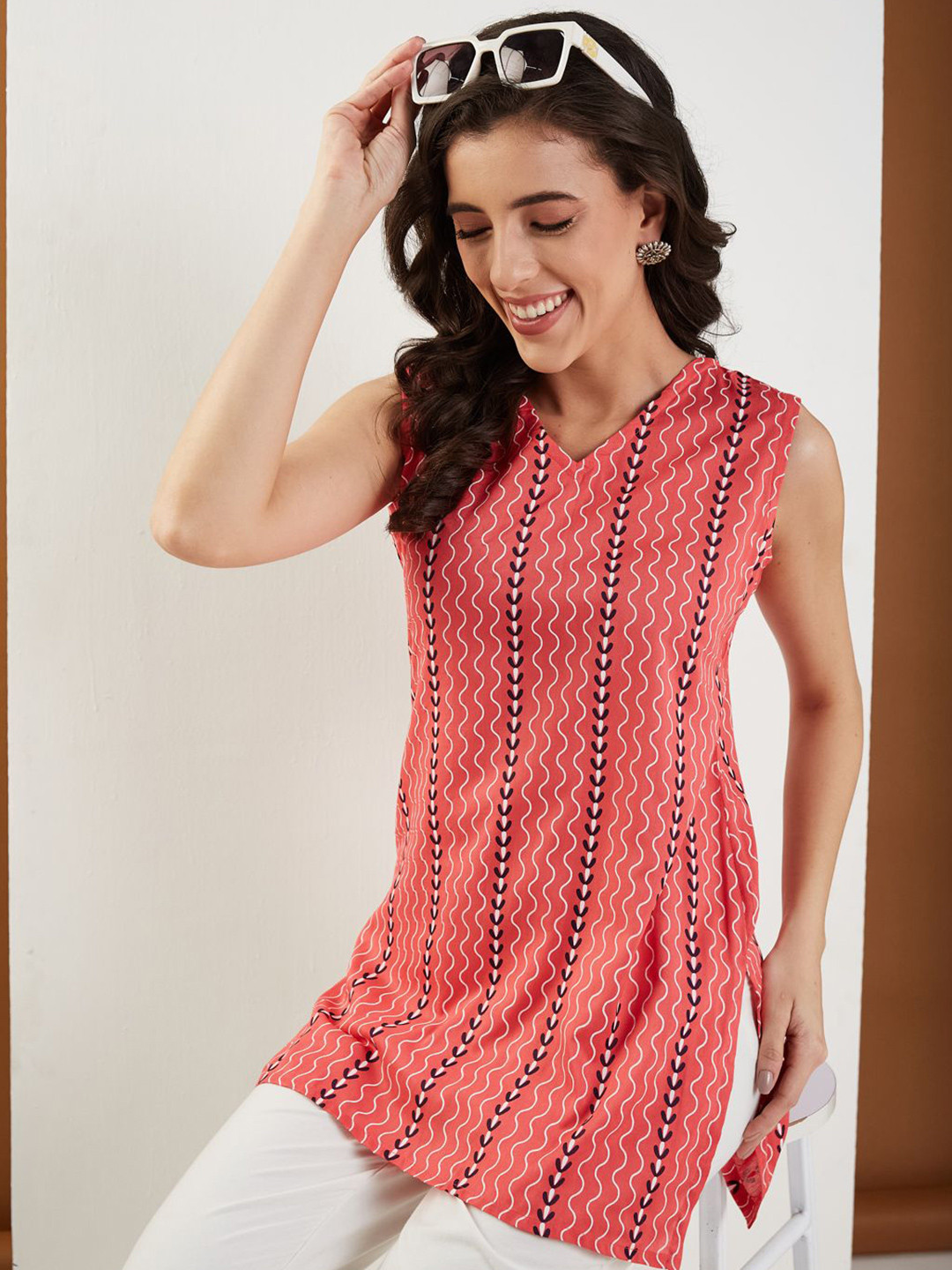 Fabclub Women Ethnic Motifs Printed V-Neck Sleeveless Kurti