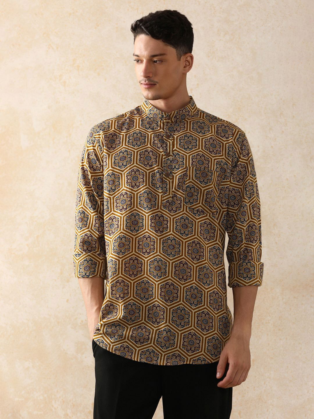 Moara Floral Printed Mandarin Collar Pure Cotton Short Kurta