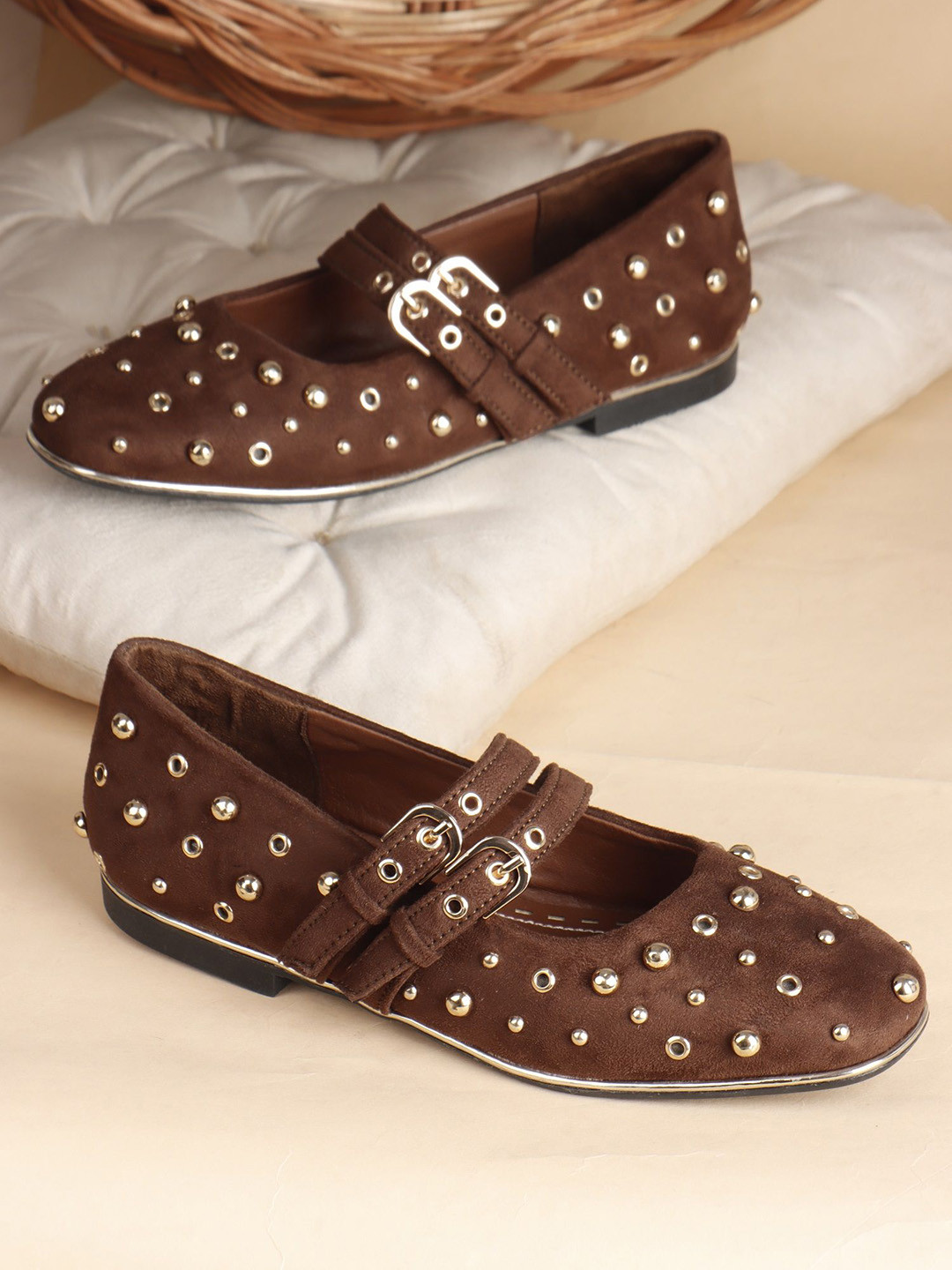 THE WHITE POLE Women Embellished Round Toe Mary Jane