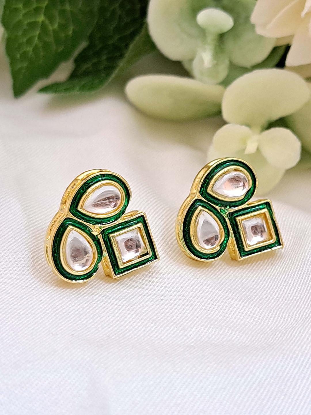 MERYCRAFT Gold Plated Kundan Stones Studded Contemporary Studs
