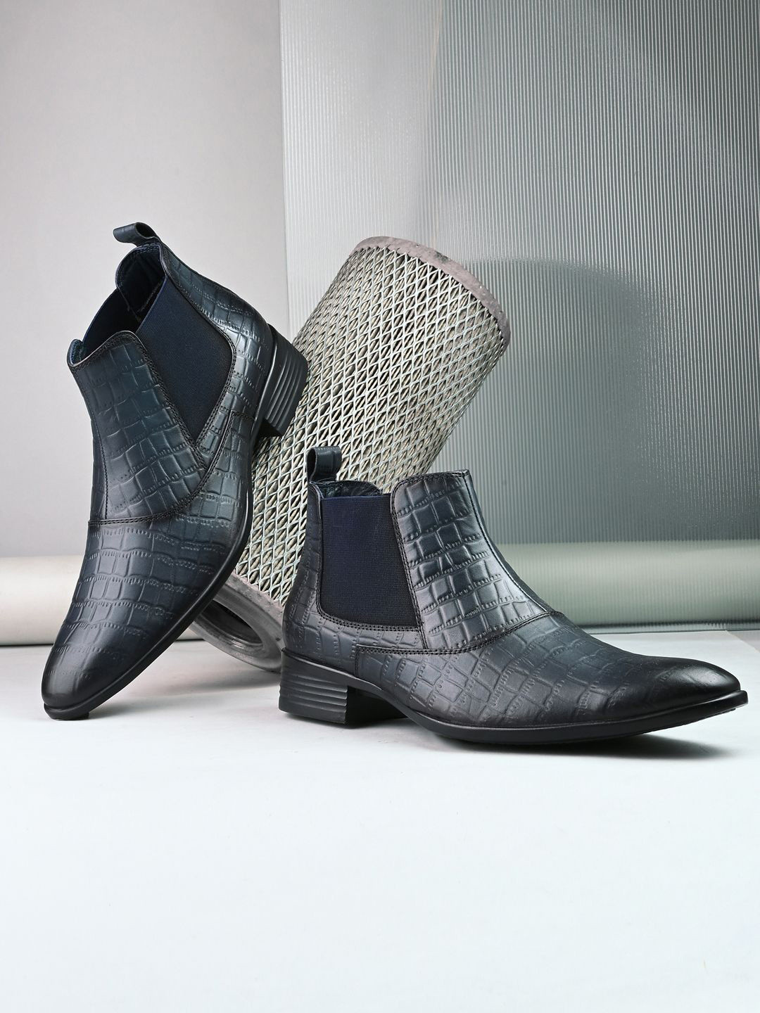 Valentino Men Textured Chelsea Boot