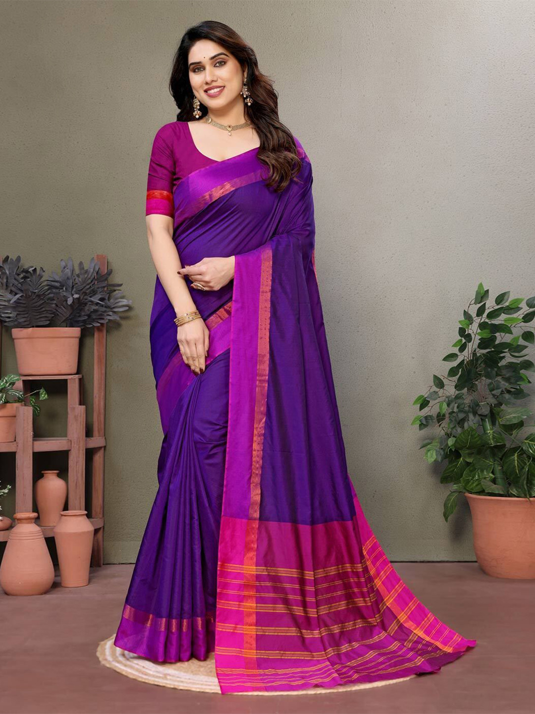 IndianRang Women Solid Zari Saree With Blouse Piece