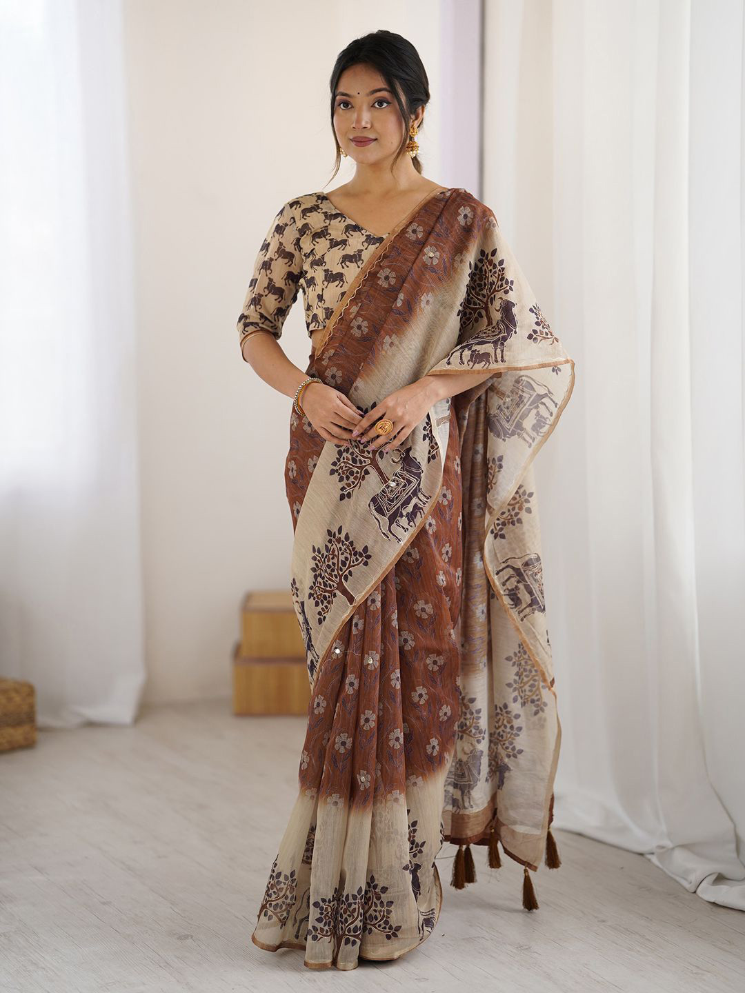 Saree mall Floral Printed Mirror Work Bagru Sarees