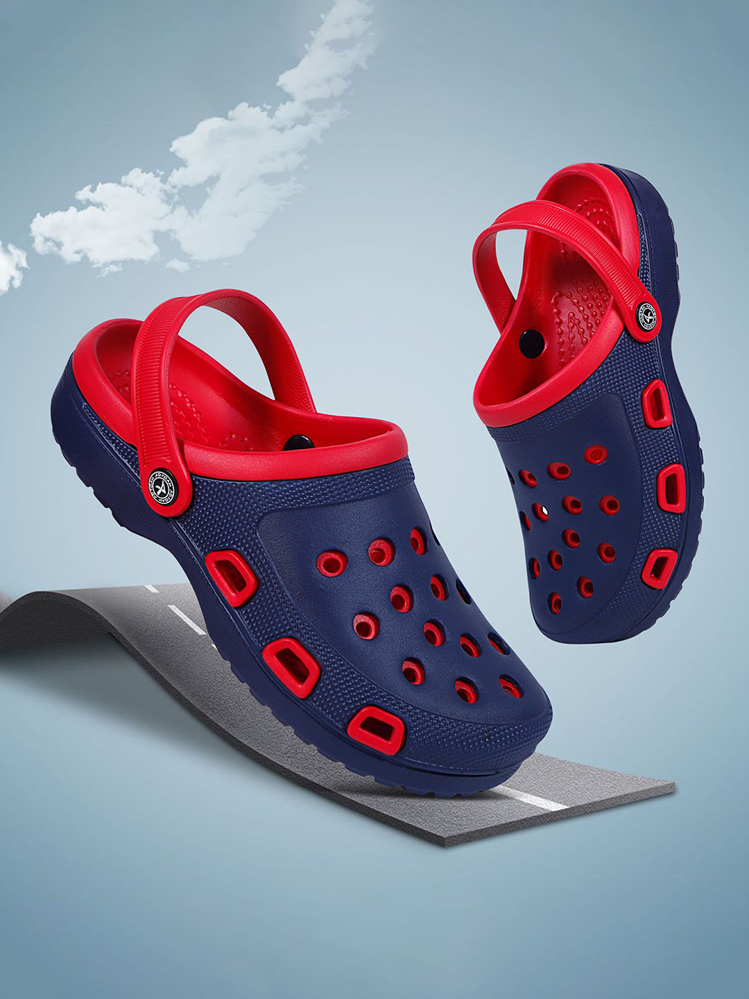 AD-FOAM Men Self Design Clogs