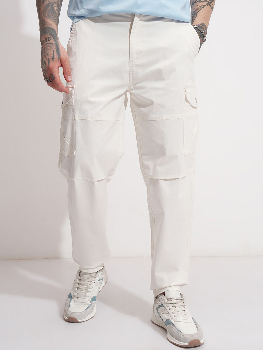 Highlander Men Solid Baggy Cargo Trousers
