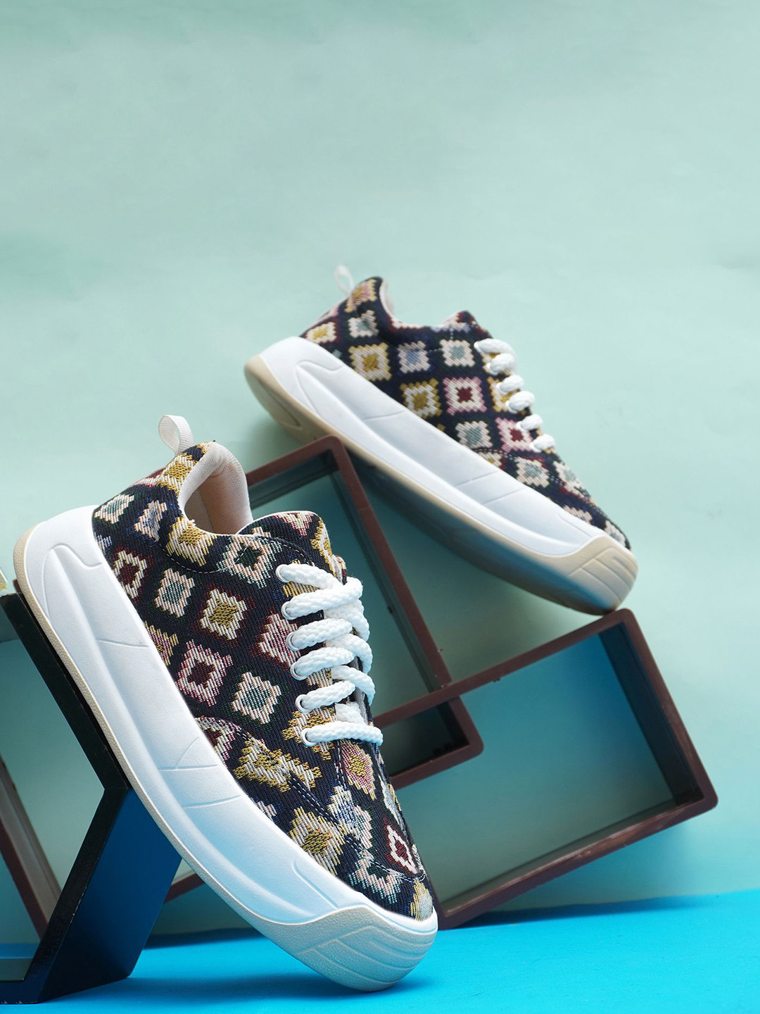 BENTINO Men Printed Everyday Sneakers