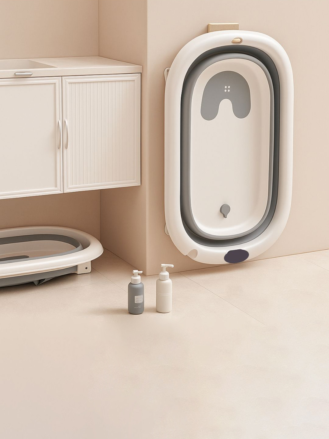 GUCHIGU Kids Grey & Off White Anti-Slip Foldable Bath Chair & Suction Base Bath Tub