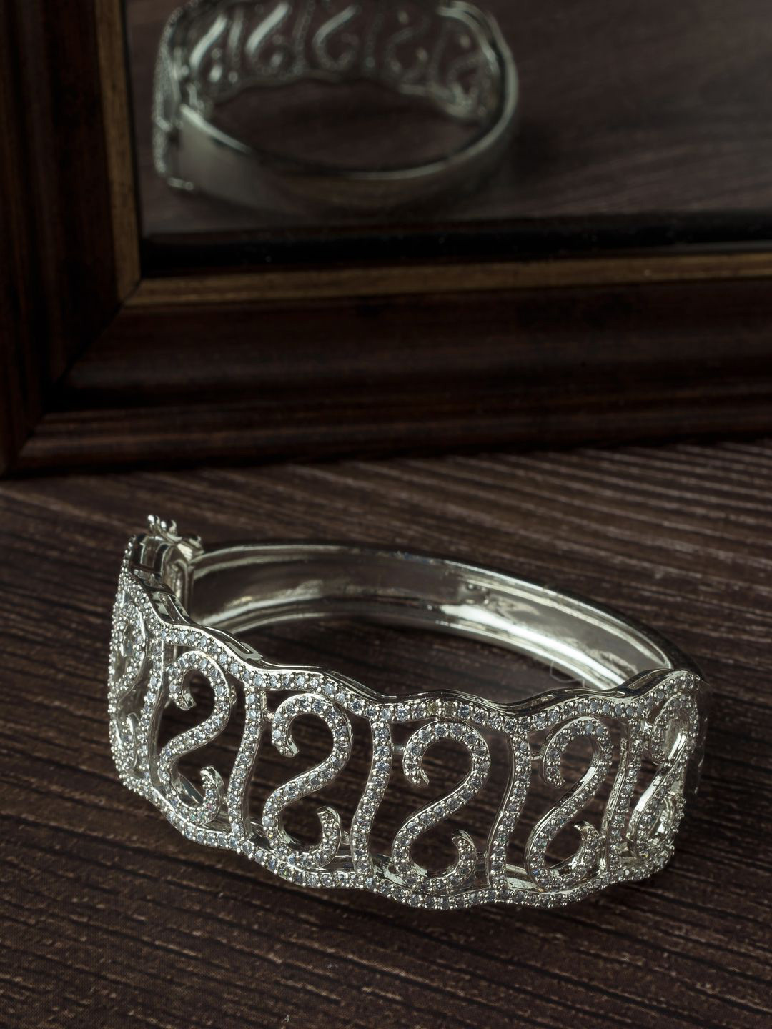 vivinia BY VIDHI MEHRA Women Kada Bracelet