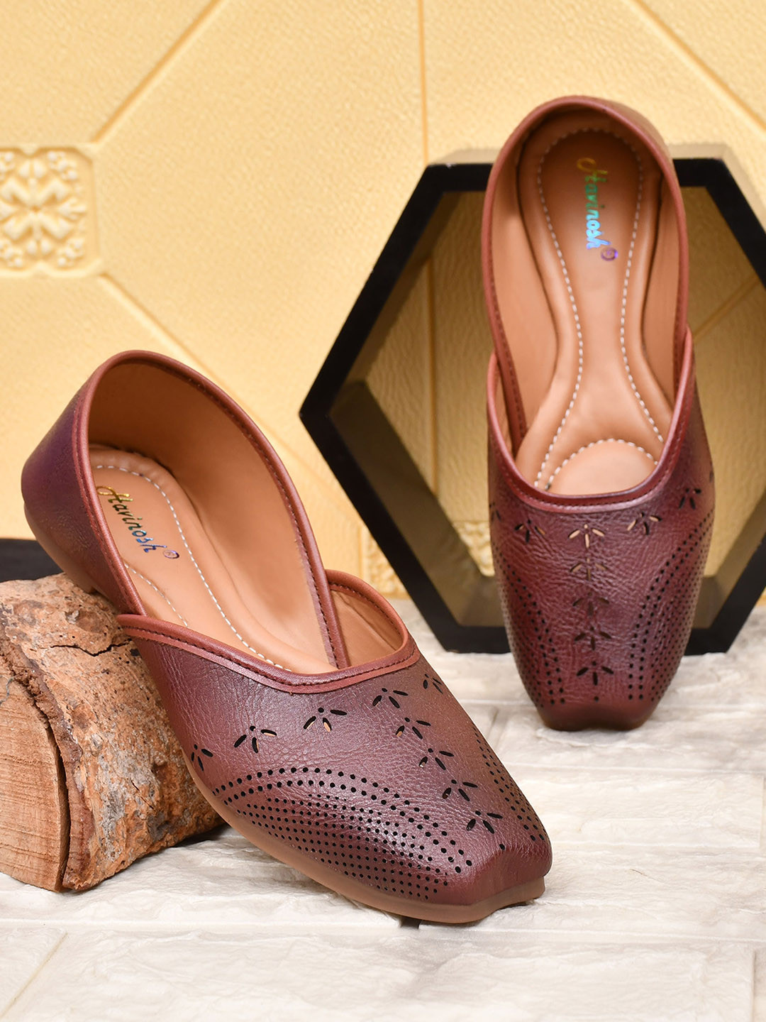 DUOSOFT  Women Mojaris Flats With Laser Cuts