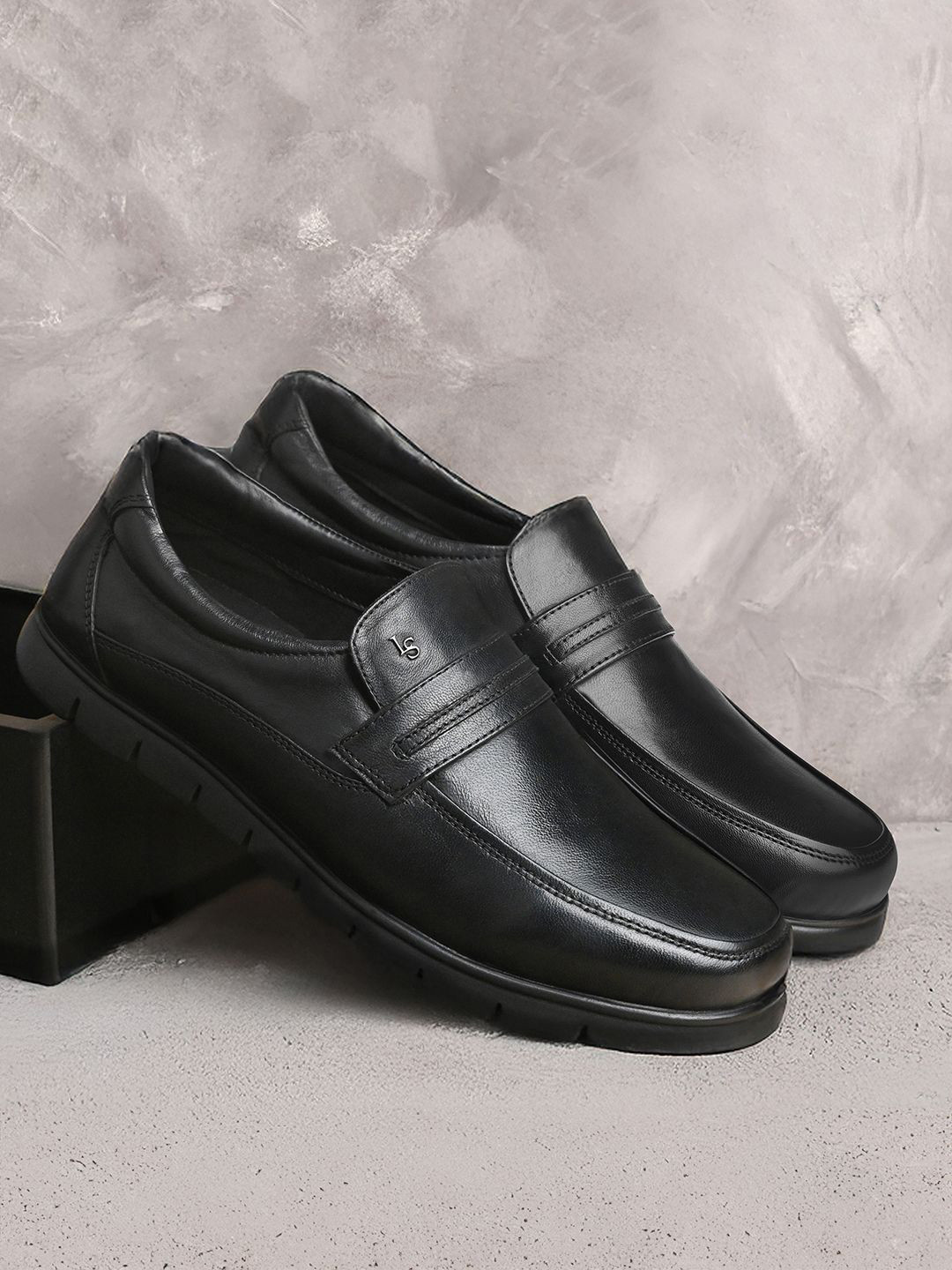 LOUIS STITCH Men Jet Black Comfortable Slip-On Leather Moccasins