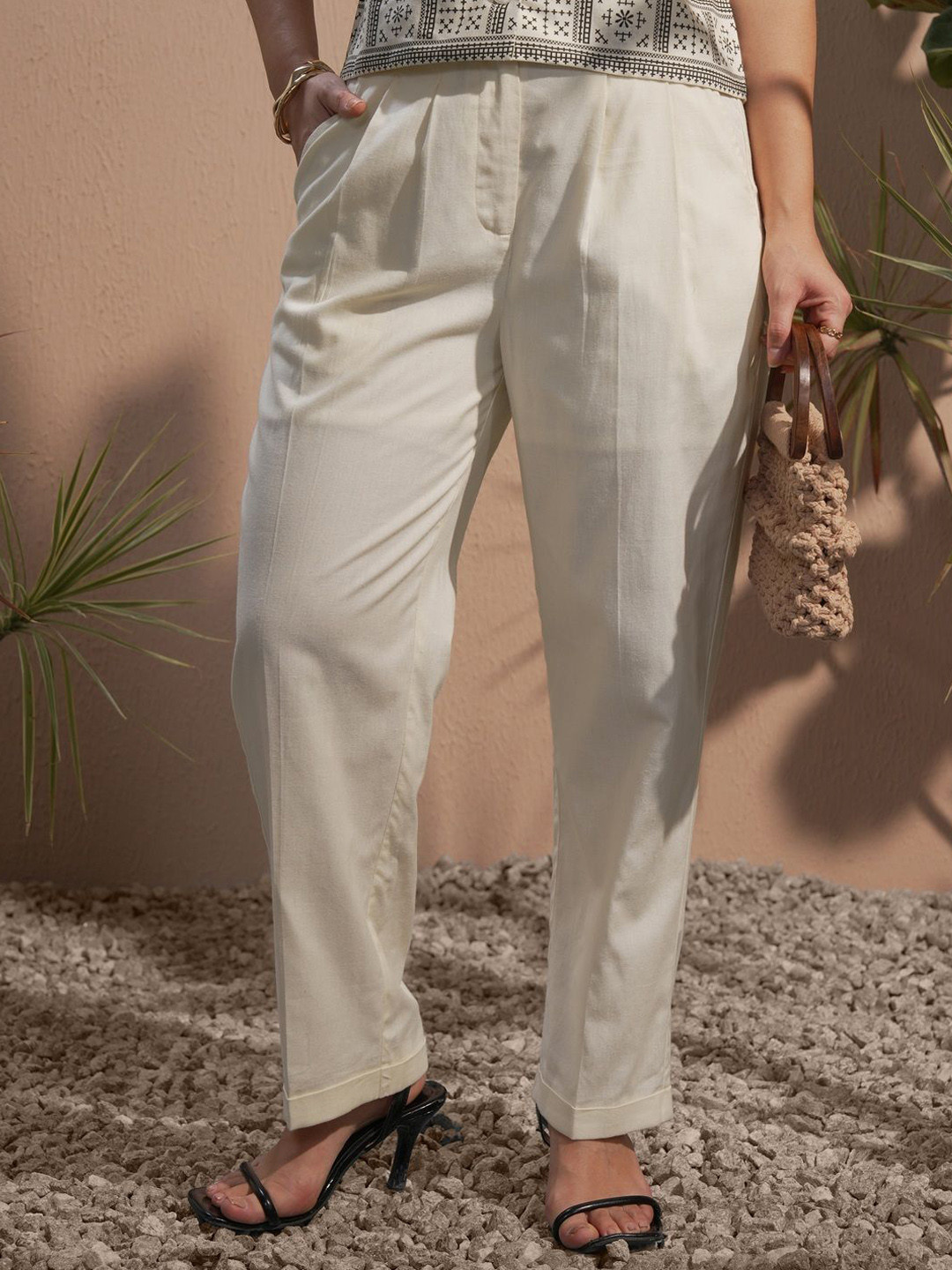 Vara By Vishudh Women Straight Fit Regular Trousers