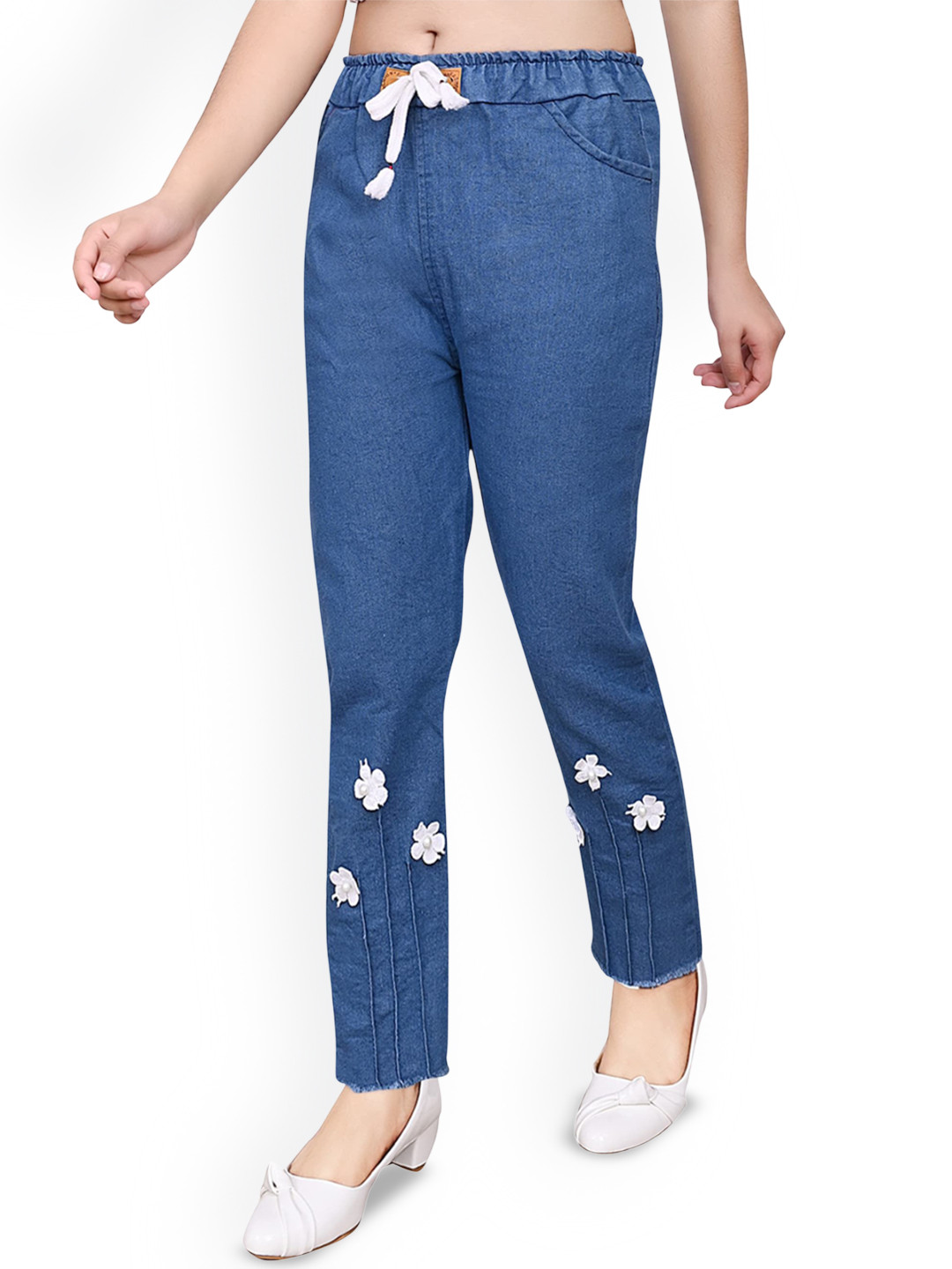 STYLOKAT Girls Comfort Regular Fit Mid-Rise Slash Knee Jeans