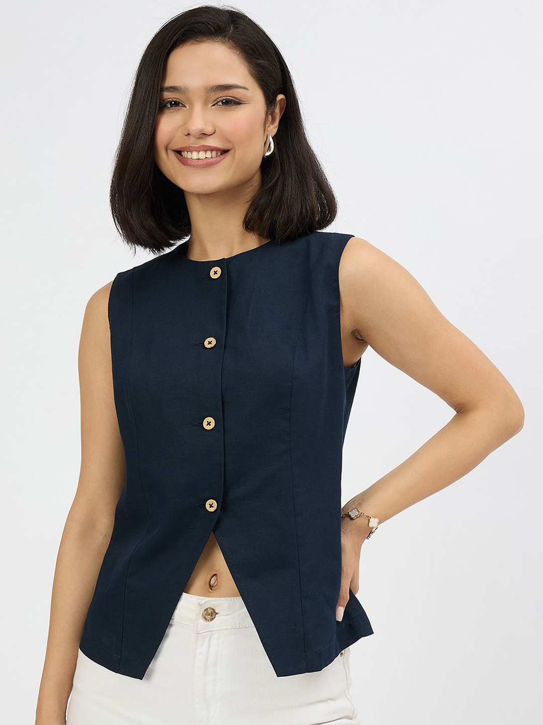 STYLE BLUSH Linen Structured-Fit Round-Neck Waistcoat