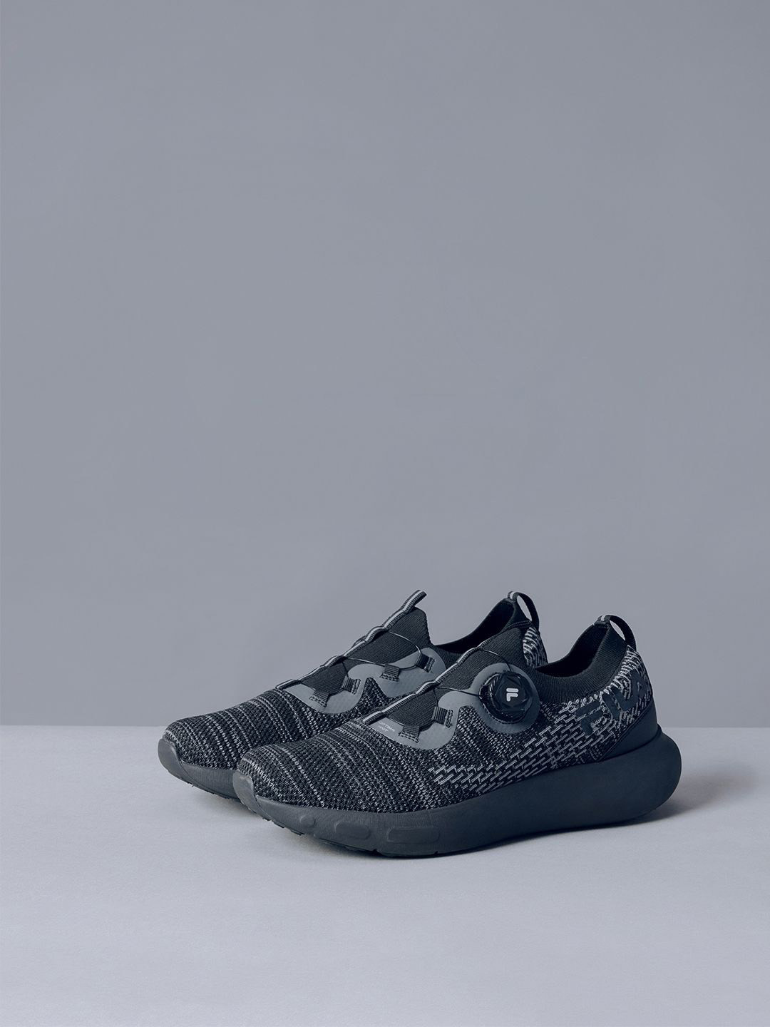 FILA EASE DAPRO Men Textured Round Toe Massage Footbed Sneakers