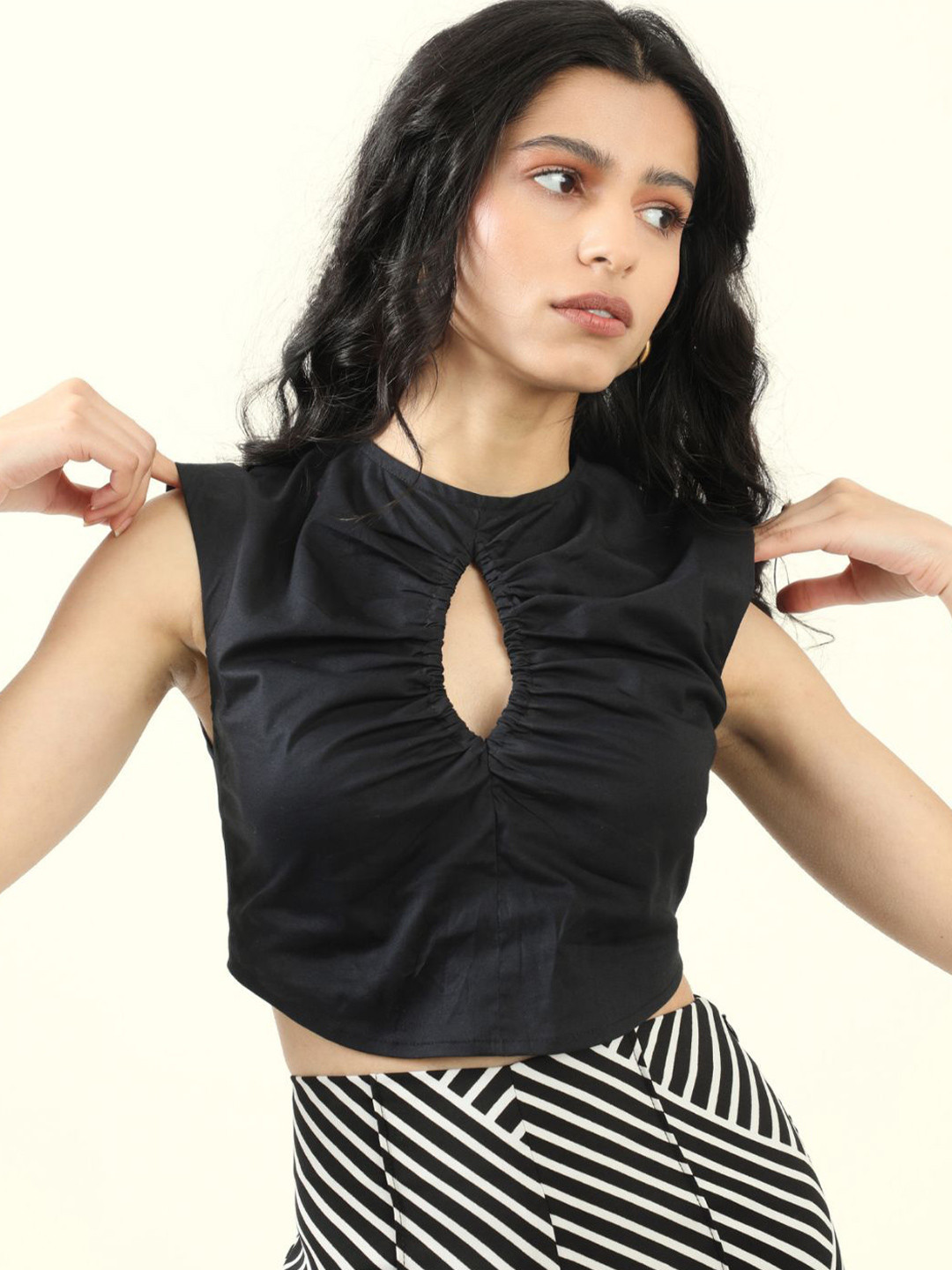 Urban Suburban Women Black Poplin Sleeveless Top