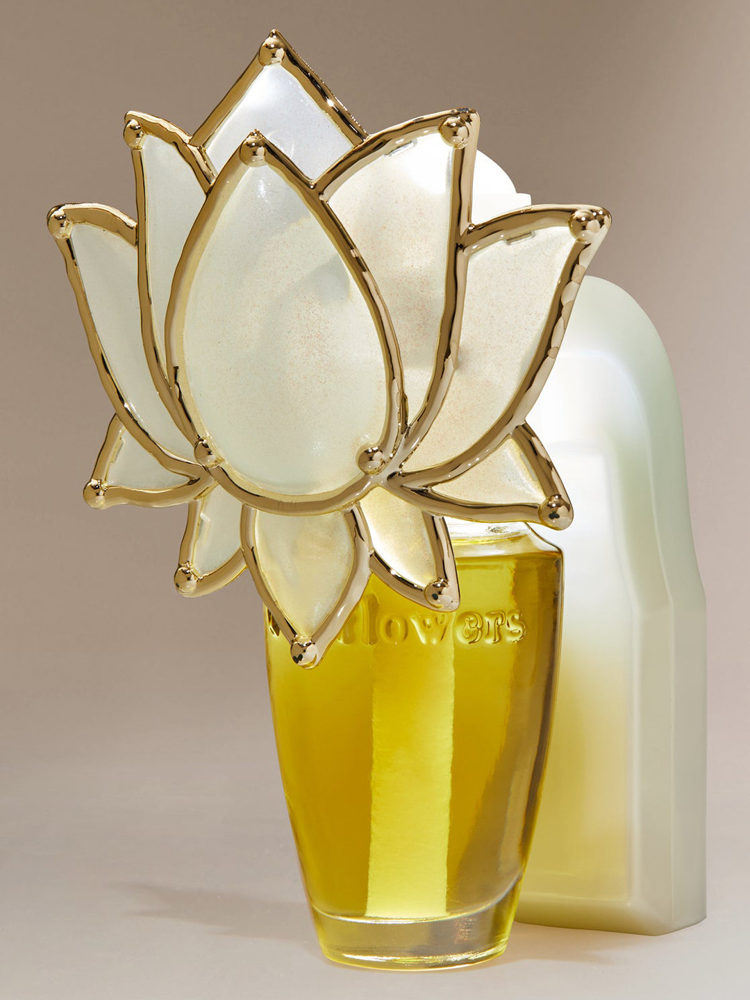 Bath & Body Works Lotus Wallflower Plug