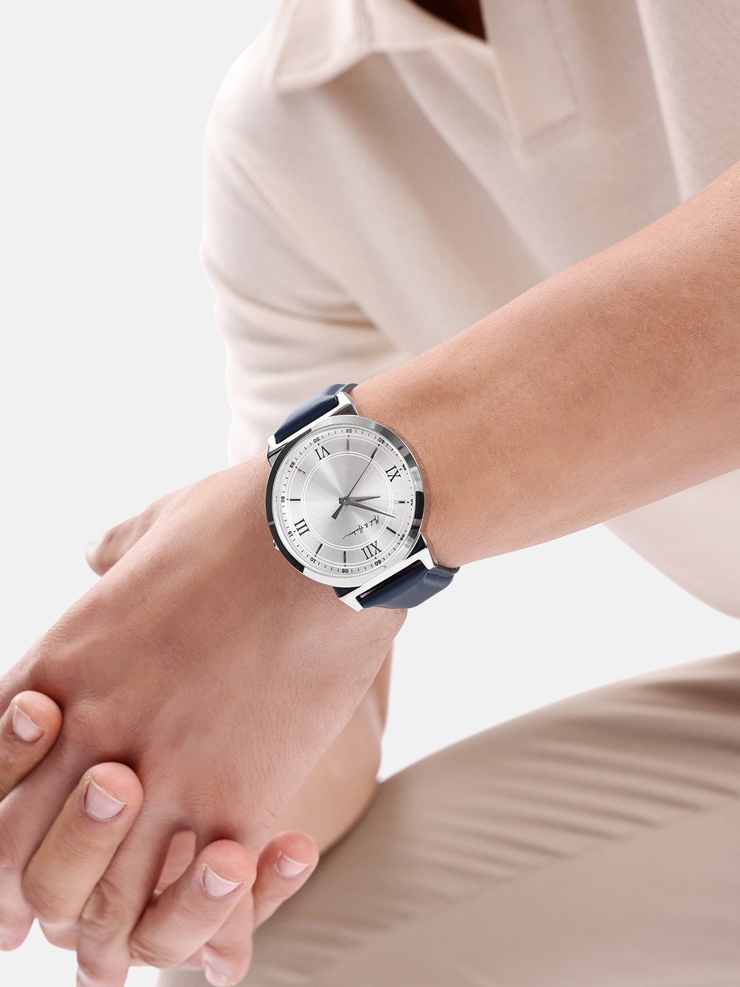 Mast & Harbour Unisex Brass Dial & Leather Straps Analogue Watch