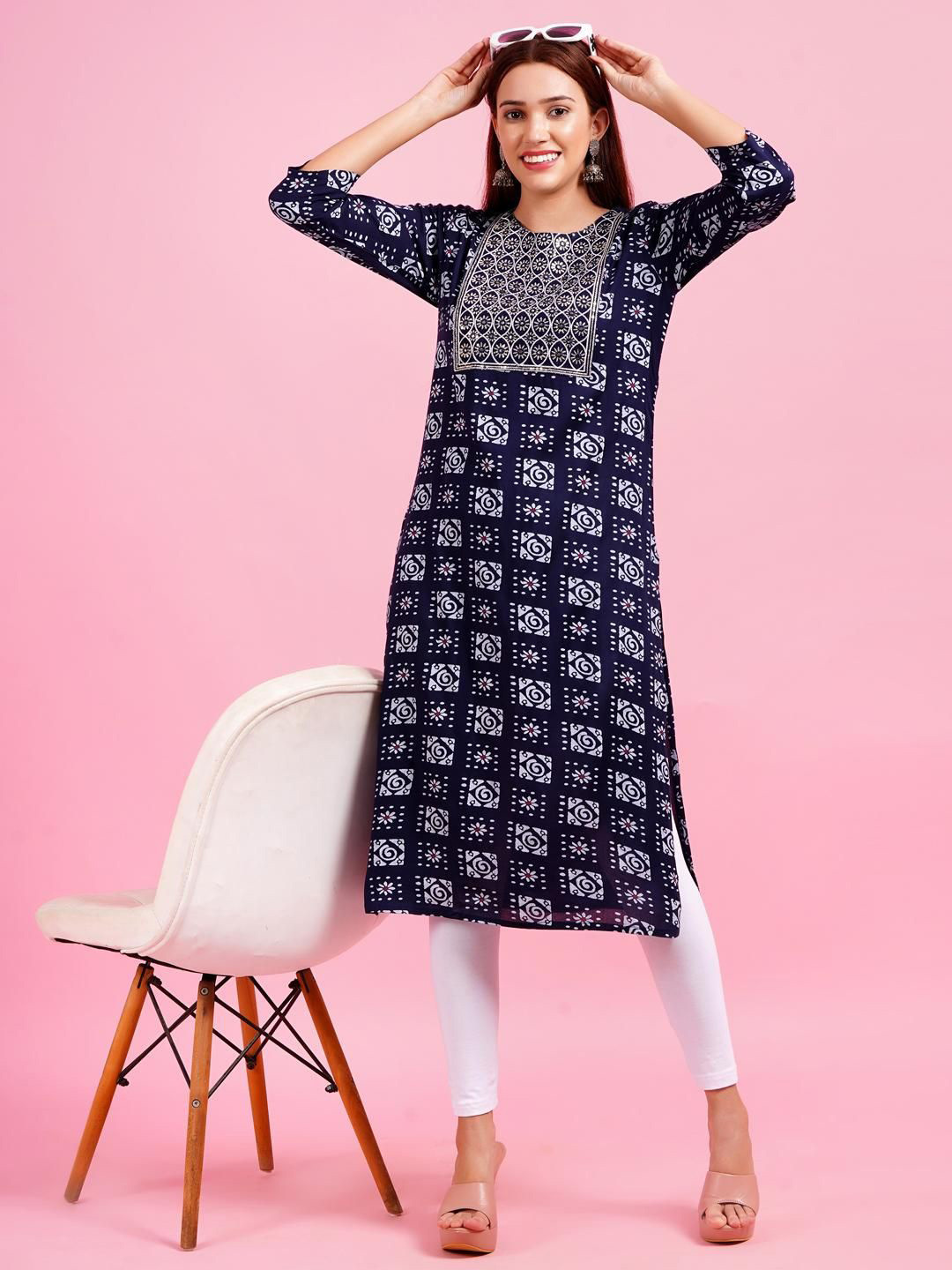 OH MI DIOS Women Ethnic Motifs Printed Mirror Work Cotton Kurta