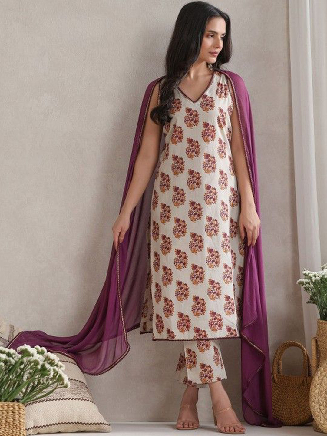 V.S.Creation Women Floral Printed Kurta Set With Dupatta