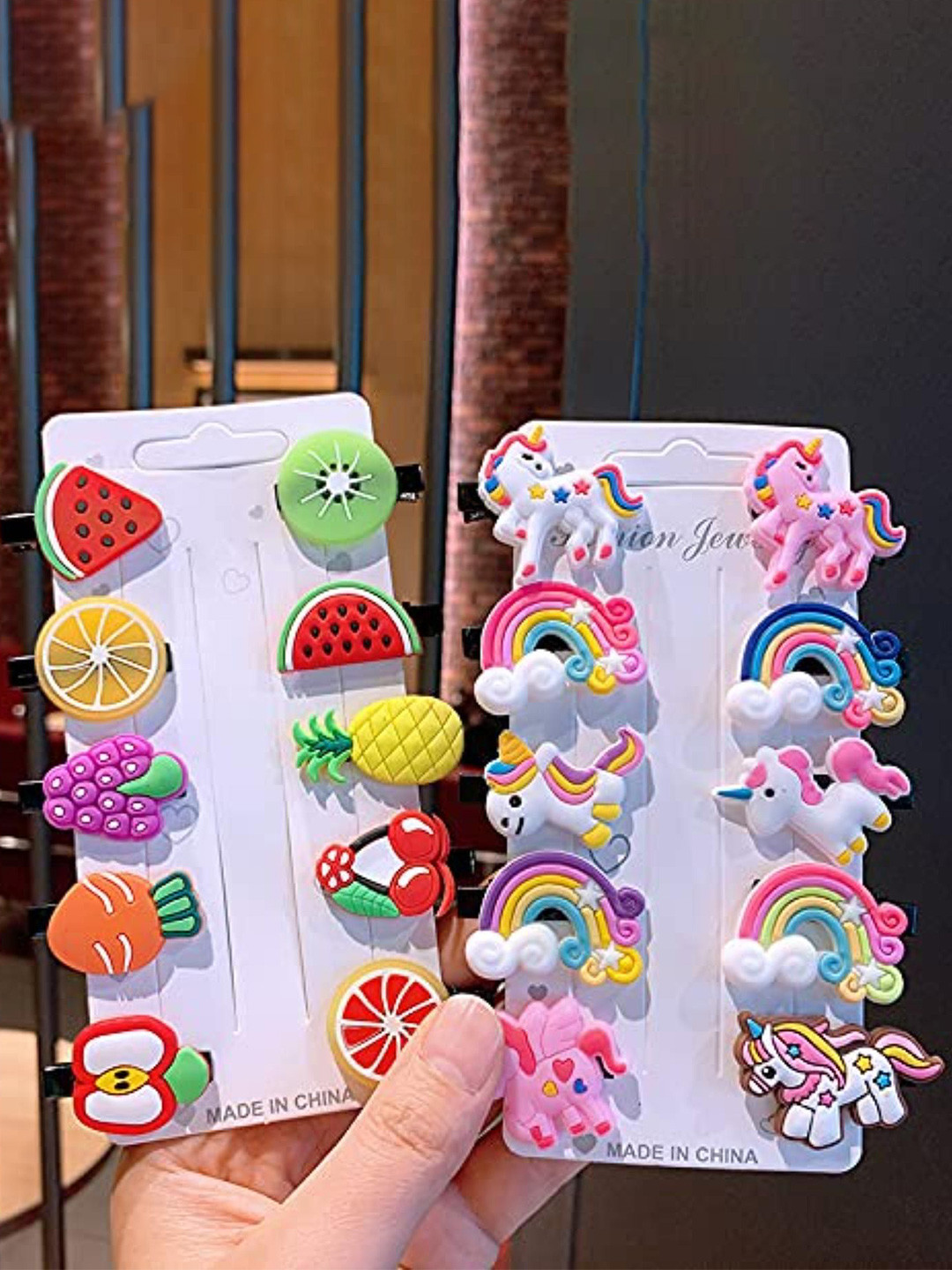 DN ENTERPRISES Girls Set of 20 Mini Emoji/Cartoon Hair Clips Claw Clip