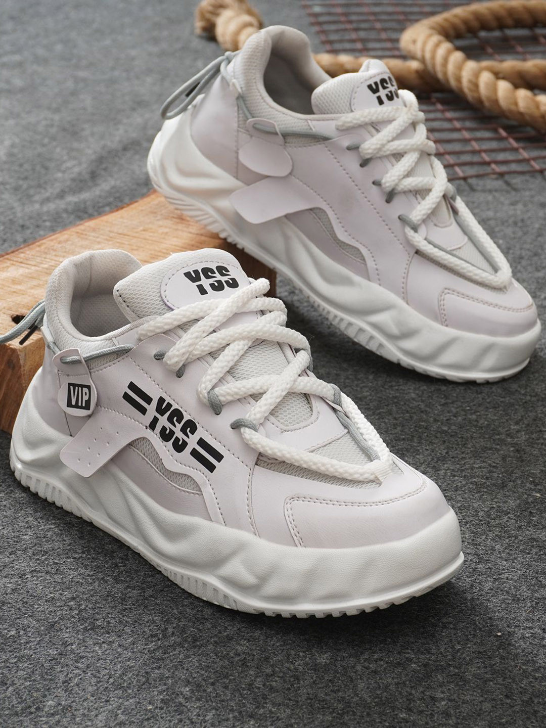 BENTINO Men Colourblocked Everyday Sneakers