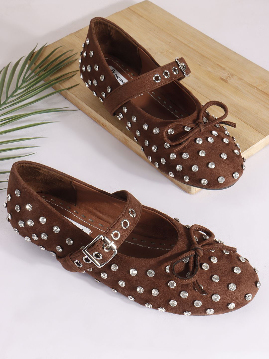 THE WHITE POLE Women Embellished Round Toe Bows Mary Janes