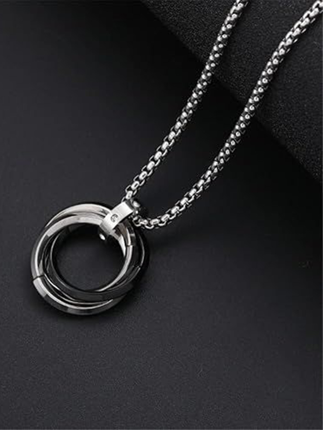 PASU FASHION Unisex Silver-Plated Circular Pendants with Chains