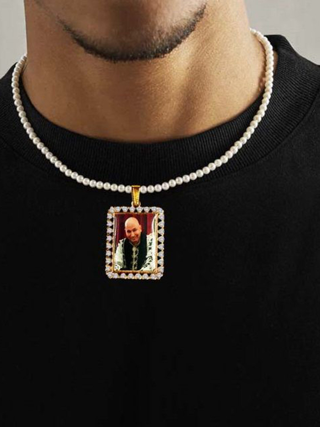 Utkarsh Jai Guru Ji  Stainless Steel Artificial Beads Beaded Square Shaped Pendants