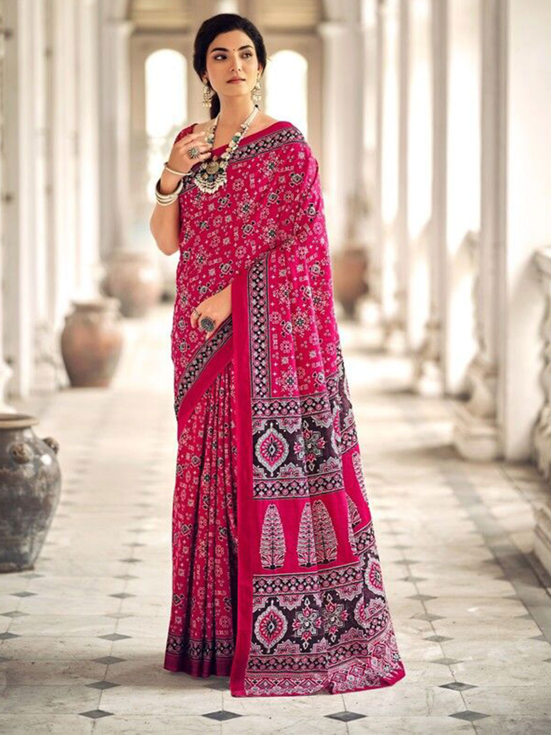 LAKHANI COTTONS Ajrak Block Printed Pure Cotton Saree