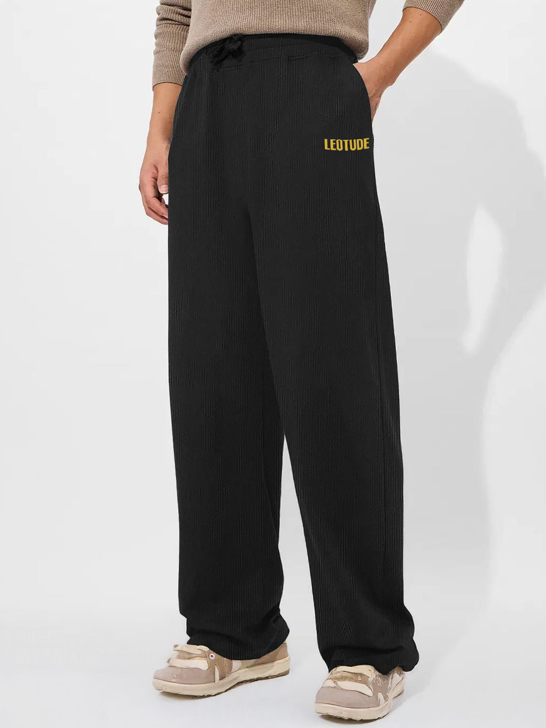 Leotude Men Textured Mid-Rise Relaxed-Fit Baggy Trackpants