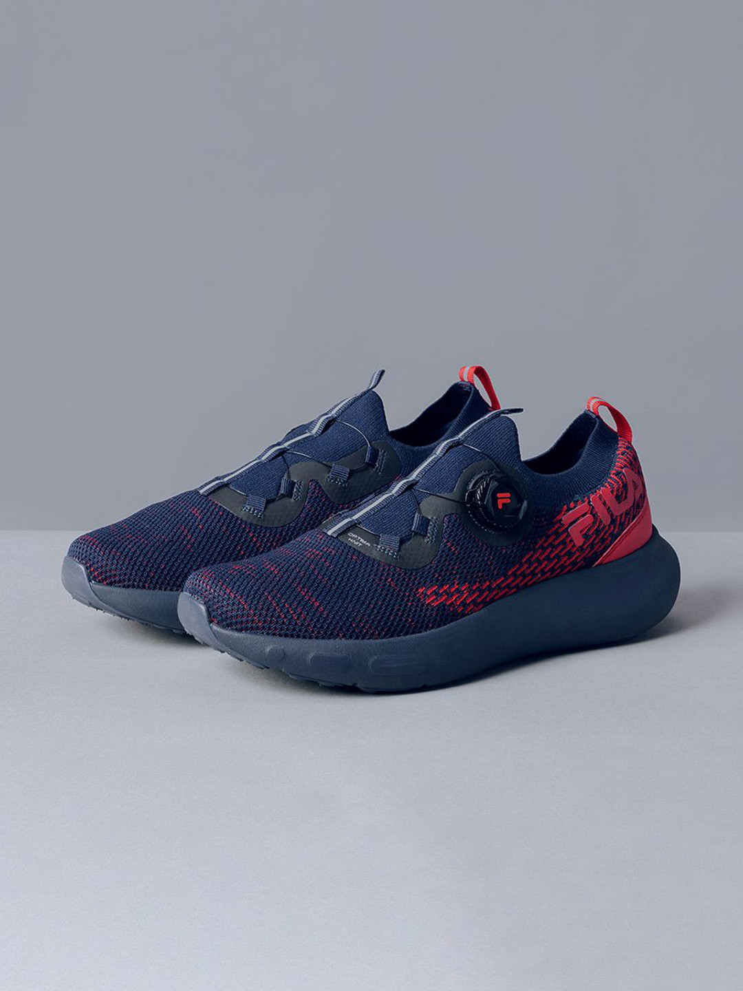 FILA EASE DAPRO Men Velcro Textured Round Toe Massage Footbed Arch Support Sneakers