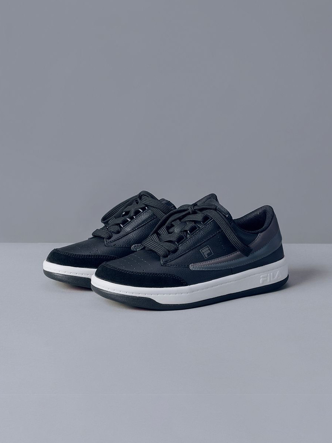 FILA Women Colourblocked Regular Leather Sneakers