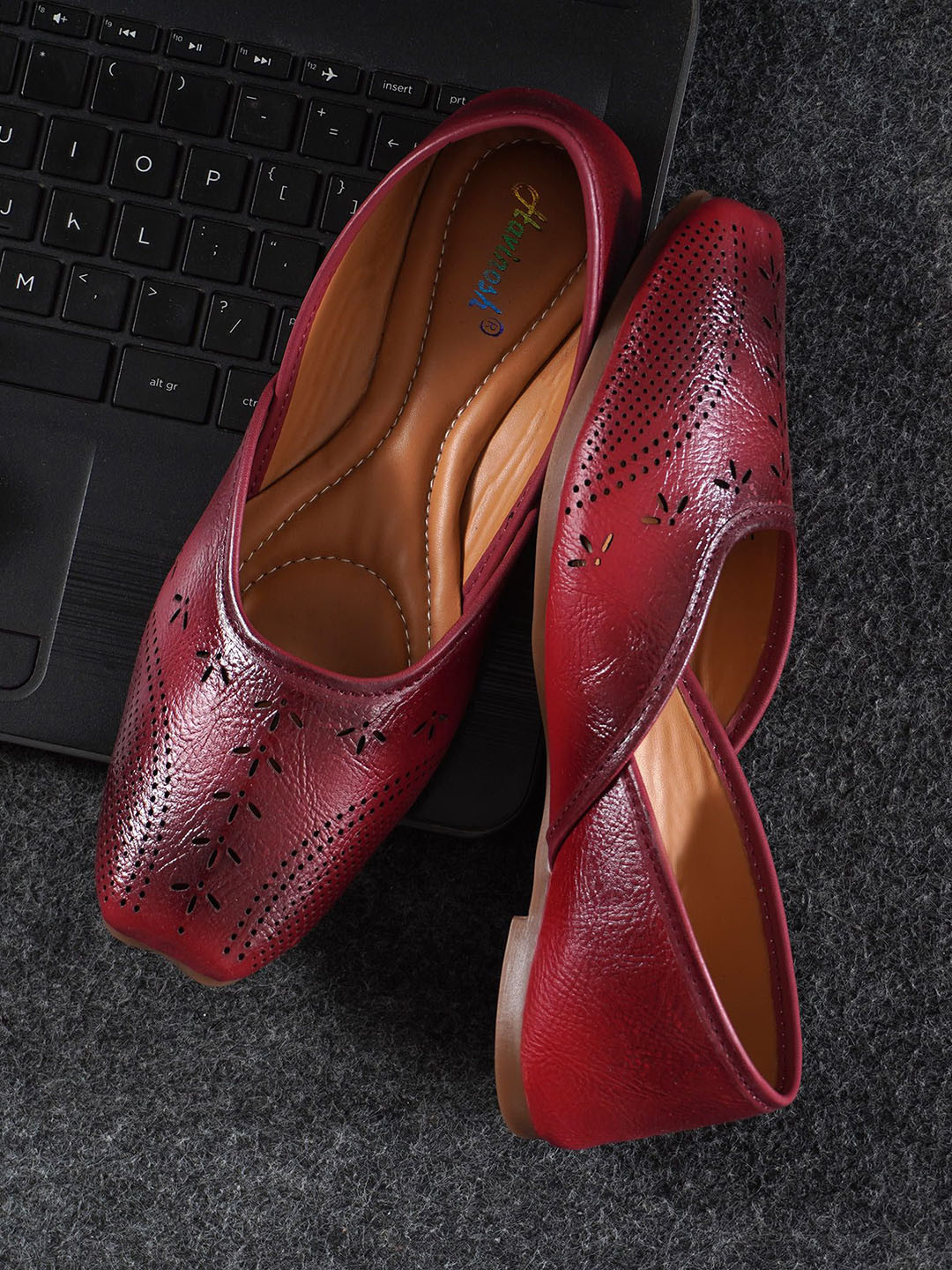 DUOSOFT  Women Laser Cuts Lightweight Mojaris Flats