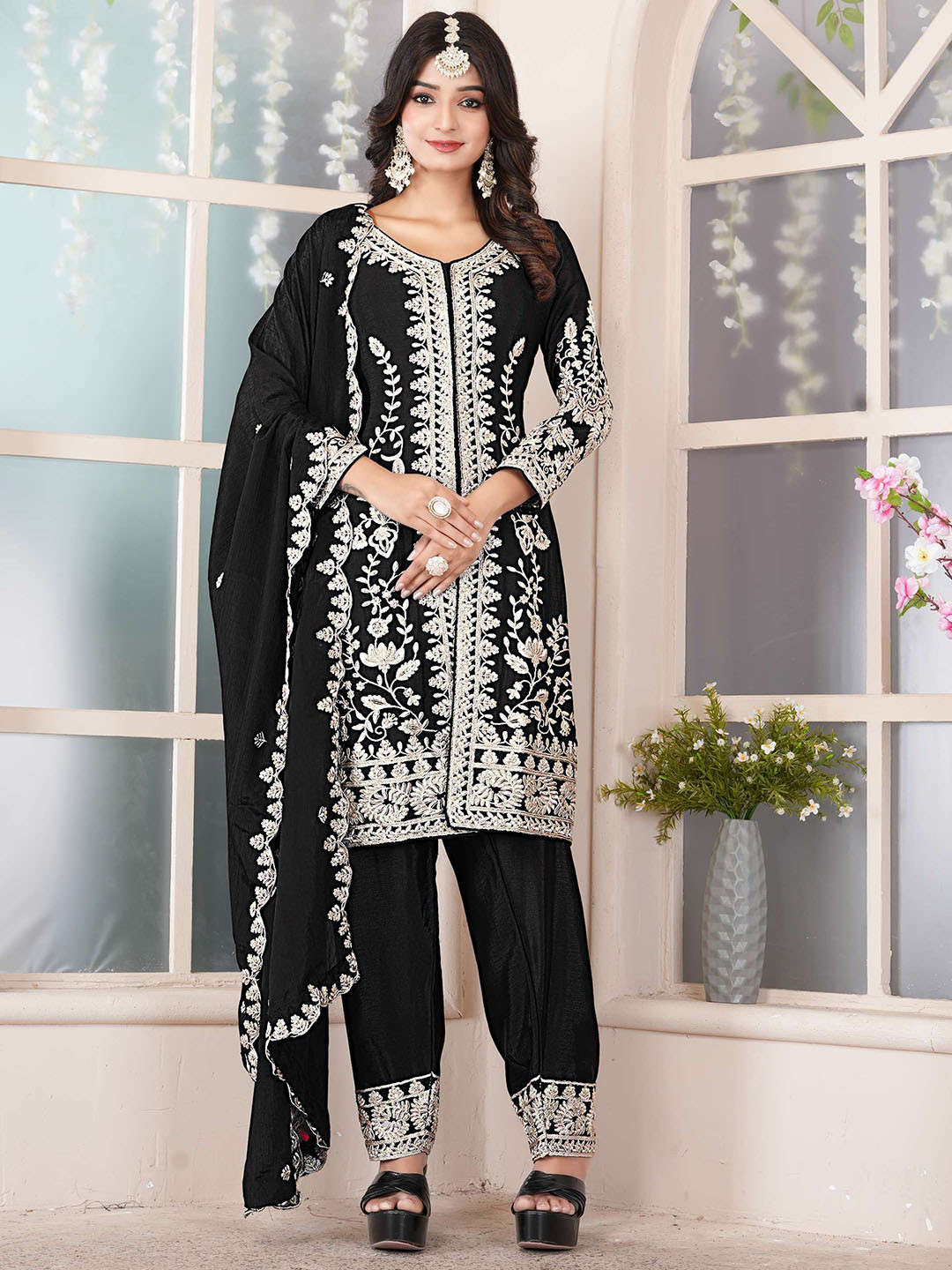 Miss Ethnik Embroidered Chinon Thread Work Kurta With Trousers And Dupatta