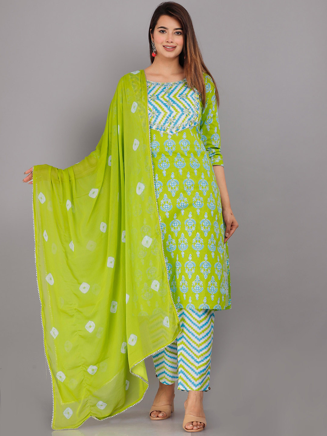 OH MI DIOS Women Chevron Printed Mirror Work Pure Cotton Kurta Set With Dupatta