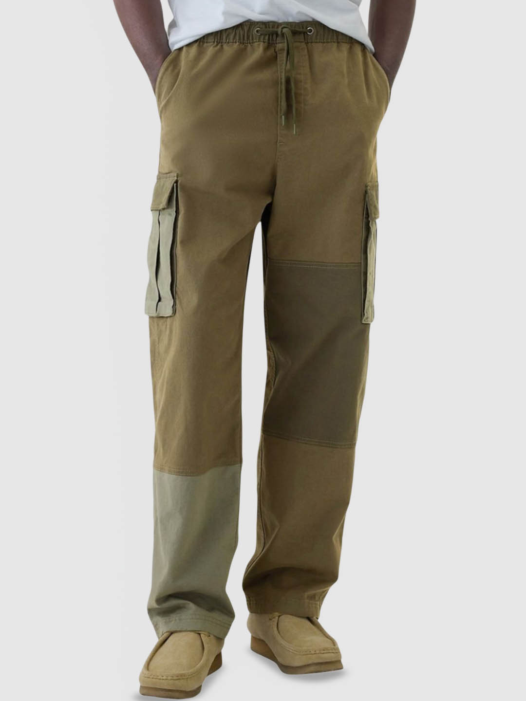 GAP Men Mid-Rise Color-Block Cotton Cargo Trousers