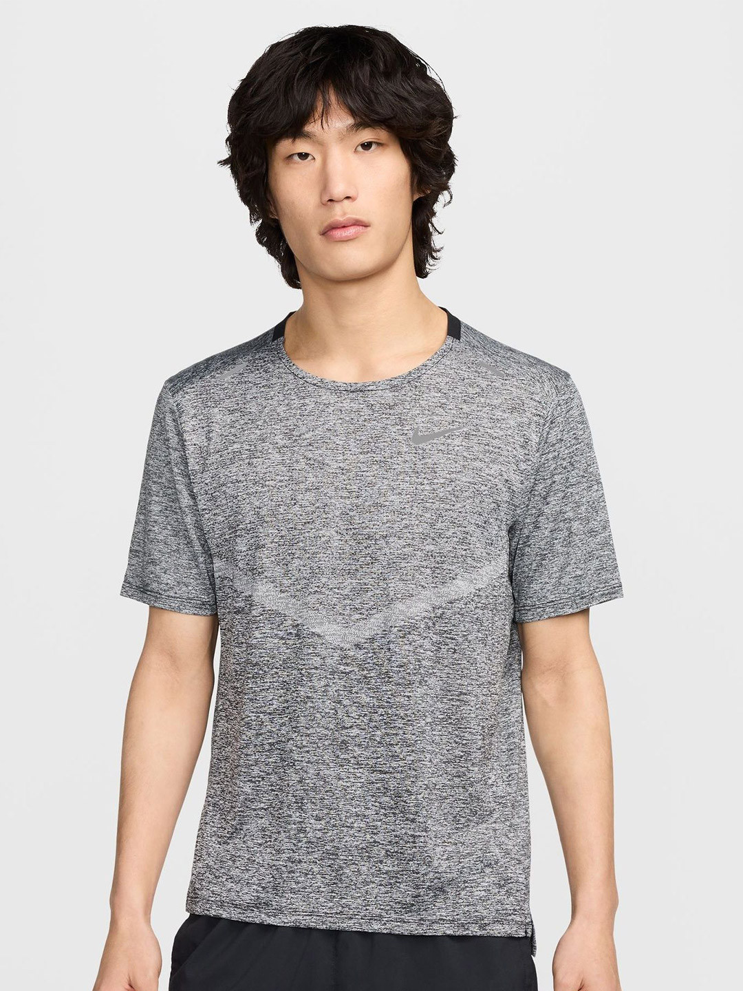 Nike Dri-FIT Rise 365 Men's Short-Sleeve Running Tshirt