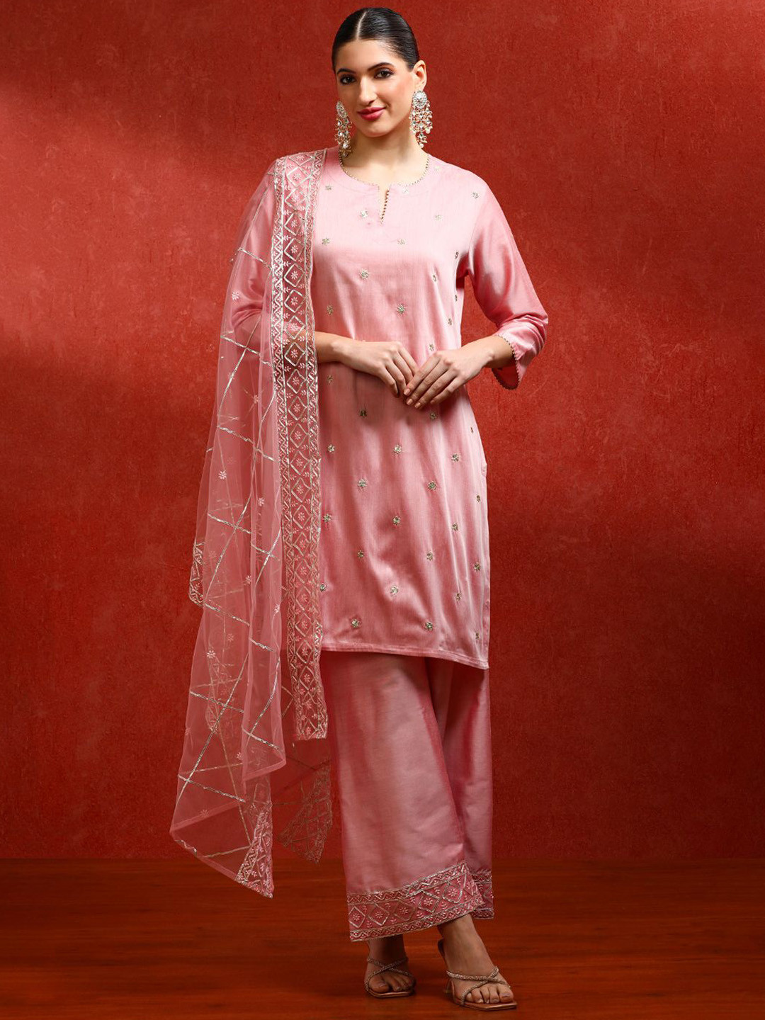 Jaipur Kurti Women Floral Embroidered Beads and Stone Kurta Set With Dupatta