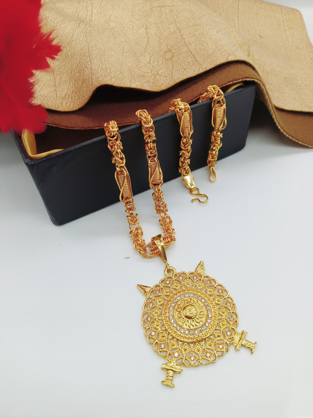 SHANKHRAJ MALL Gold-Plated Circular Pendantswith Chain