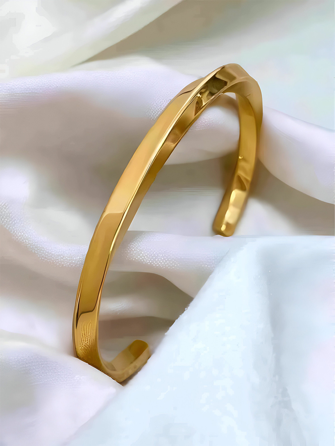 Thrillz Men Stainless Steel Gold-Plated Hand Cuff Bracelet