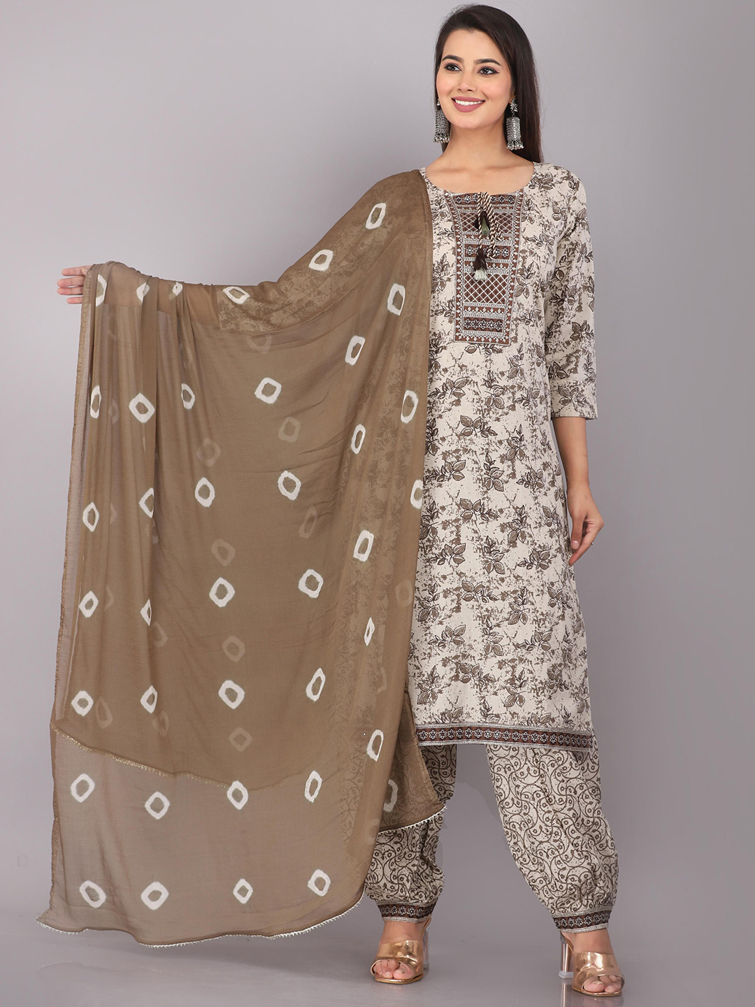 OH MI DIOS Women Floral Printed Kurta with Harem Pants & Dupatta