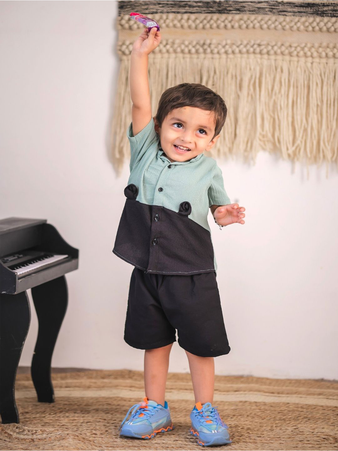 BLOOD PANTHER Boys Colourblocked Short Sleeves Shirt With Shorts