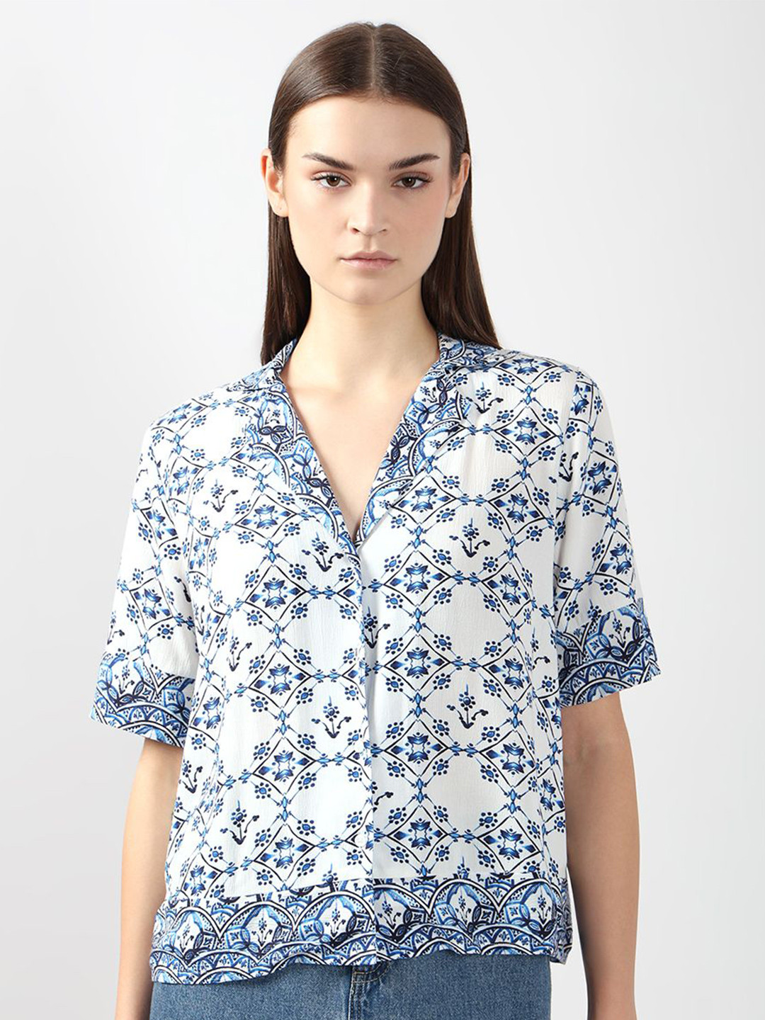 Vero Moda VM Holly Floral Printed Collarless Shirt
