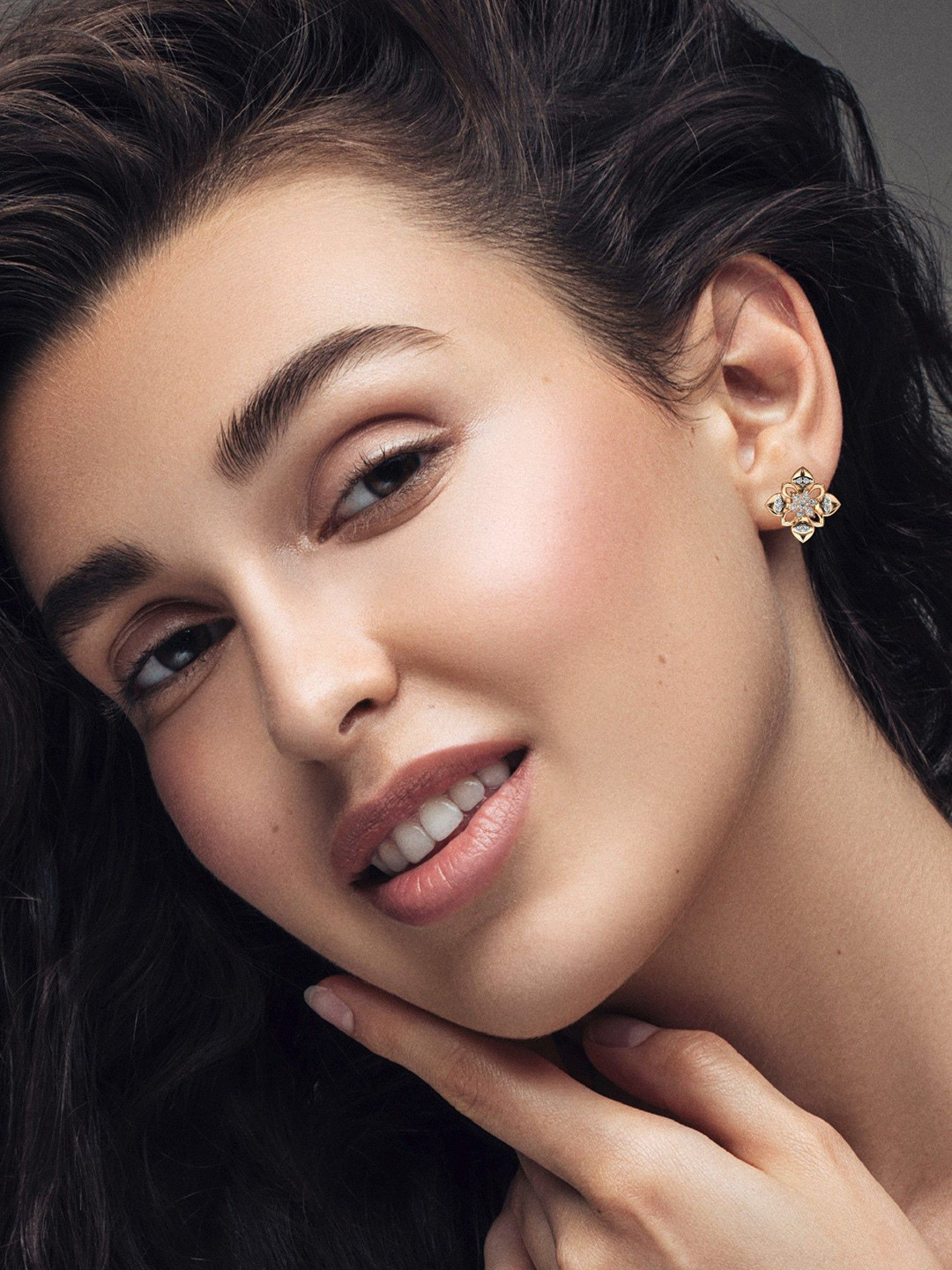 VALANOVA Women Post and Back Earrings Diamond