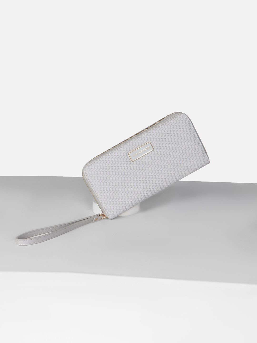 Van Heusen Woman Zip Around Wallet