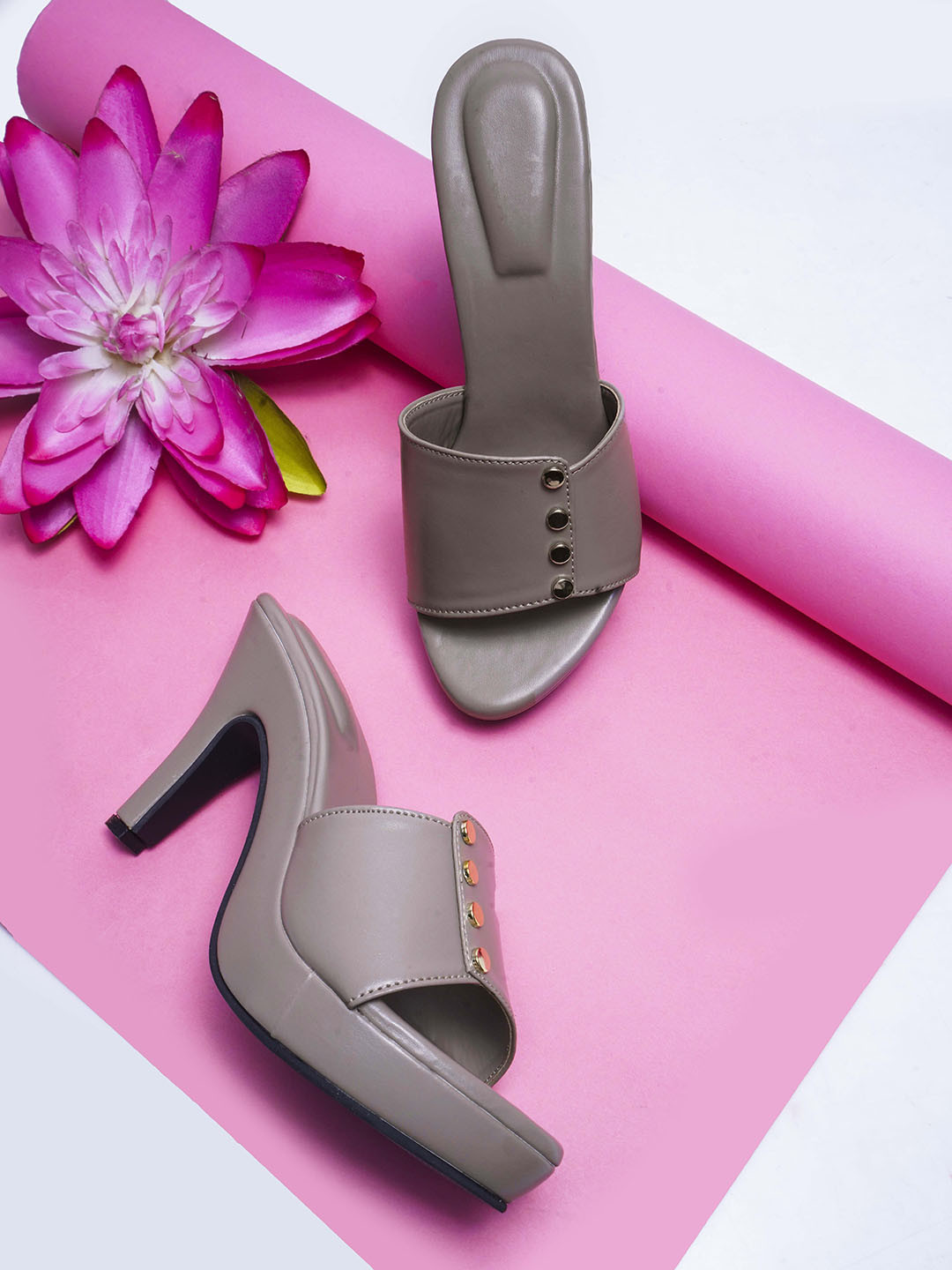 Froh Feet Open Back Round Toe Block Sandals