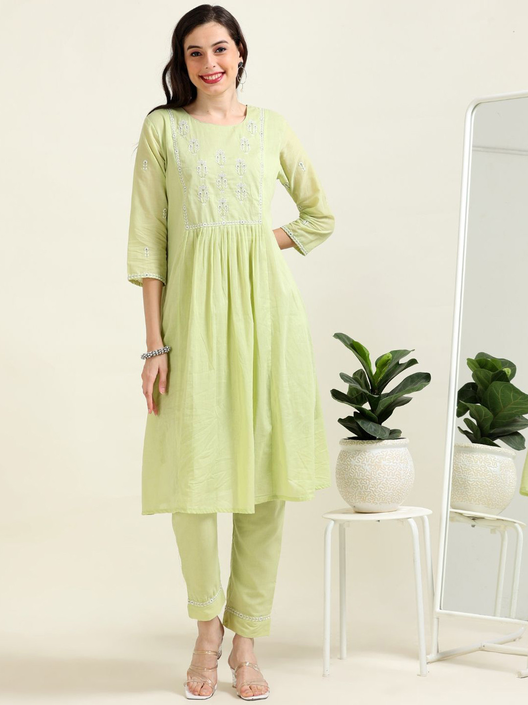 neonari Floral Yoke Design Thread Work Pure Cotton Straight Kurta With Trousers