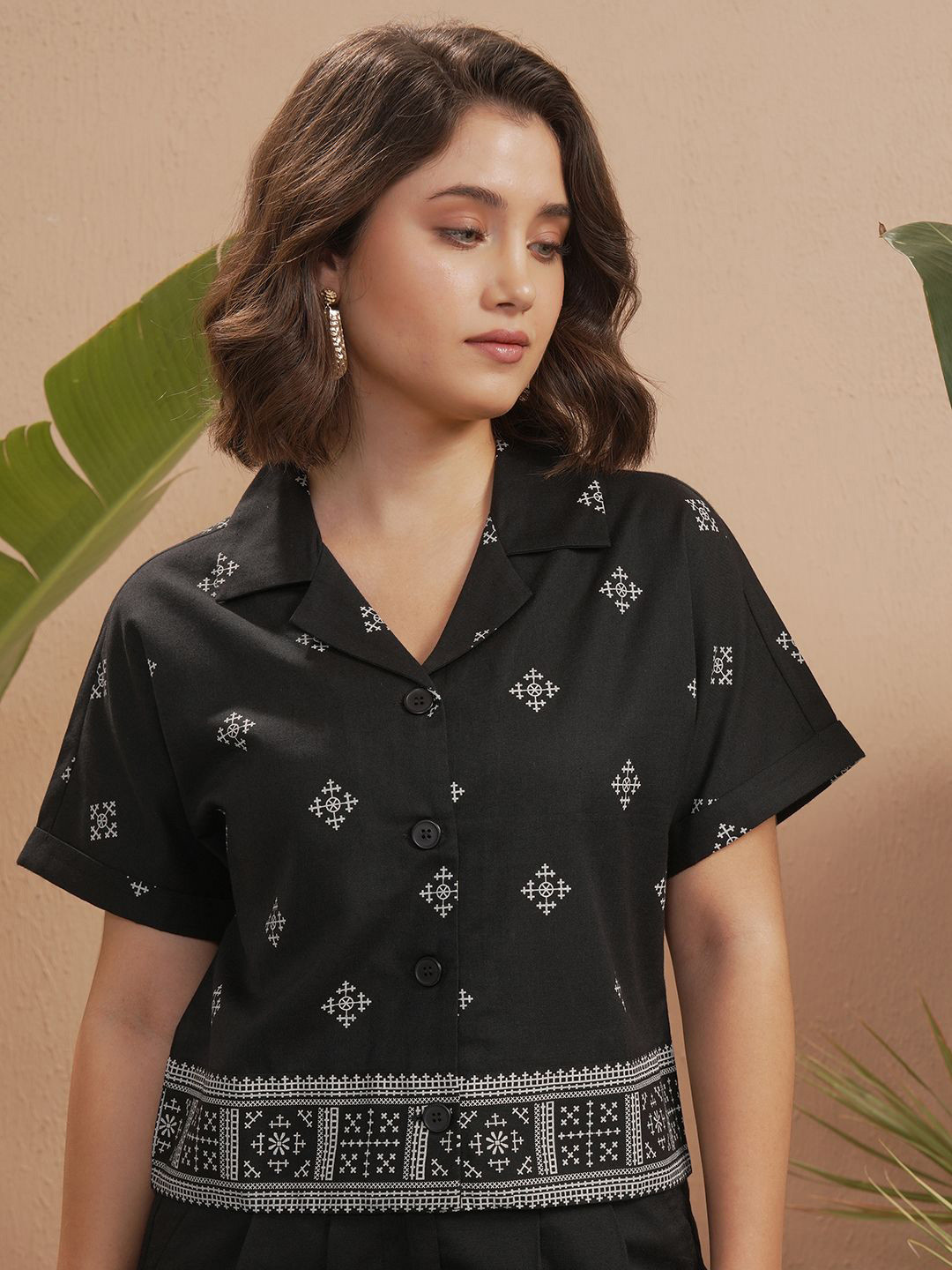 Vara By Vishudh Geometric Printed Cutaway Collar Crop Shirt