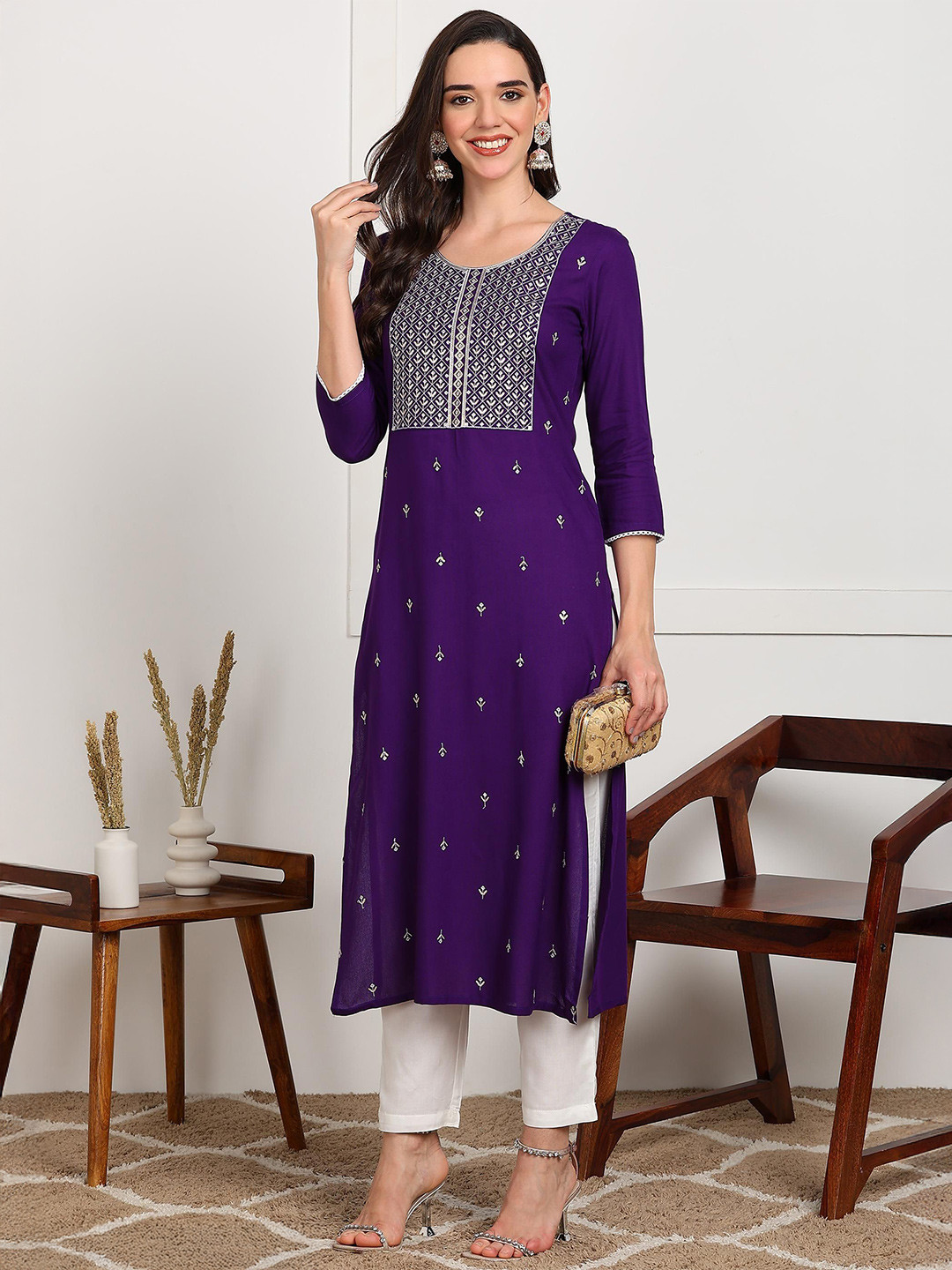 ELLITI Floral Embroidered Round Neck Sequinned Straight Kurta